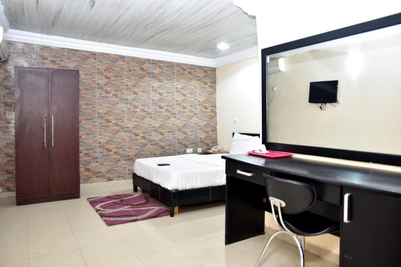Koraf Hotels Abuja Bagian luar foto